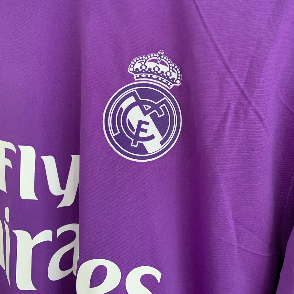 Real Madrid 16/17 Jerseys - Picture 6 of 11
